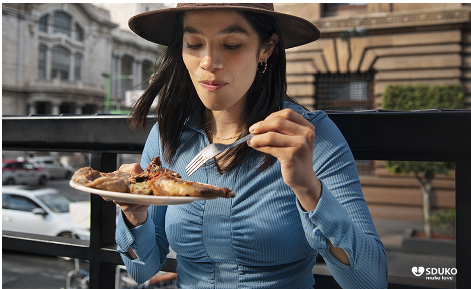 Budget traveler exploring destinations with money-saving tips